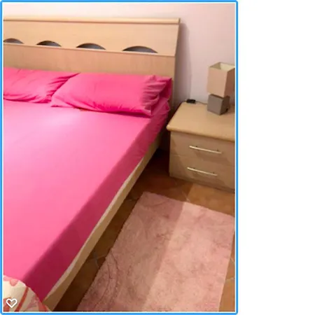 With 2 Bedrooms In With Enclosed Garden And Wifi 300 M From The Beach *
