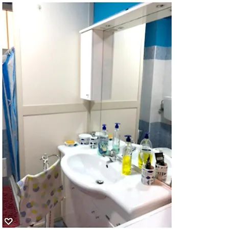 With 2 Bedrooms In With Enclosed Garden And Wifi 300 M From The Beach *