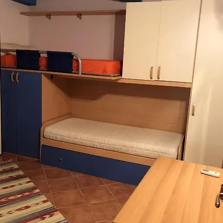 شقة With 2 Bedrooms In With Enclosed Garden And Wifi 300 M From The Beach *