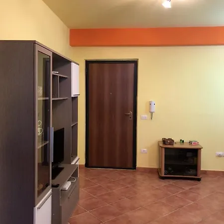 شقة With 2 Bedrooms In With Enclosed Garden And Wifi 300 M From The Beach